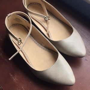 Old Navy nude flats